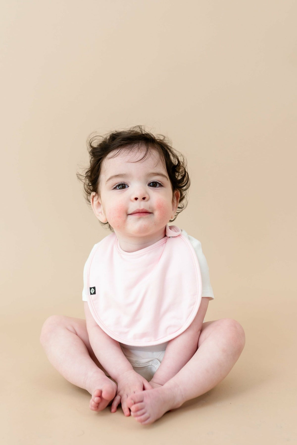 Kyte Baby Cushy Bib in Sakura
