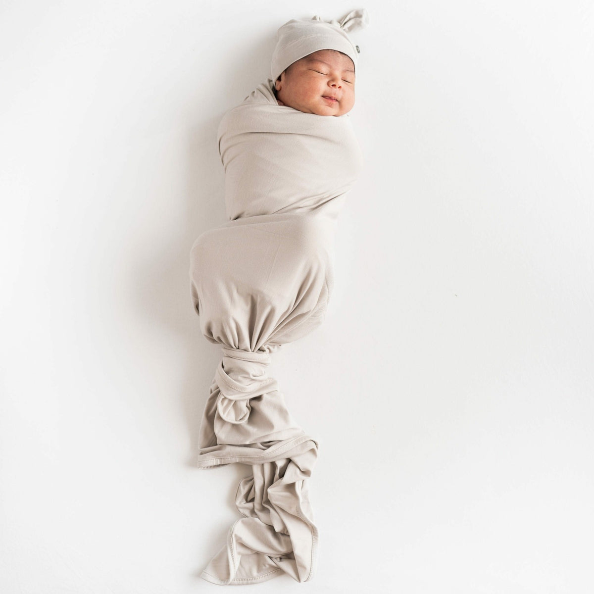 Kyte Baby Knotted Cap in Oat