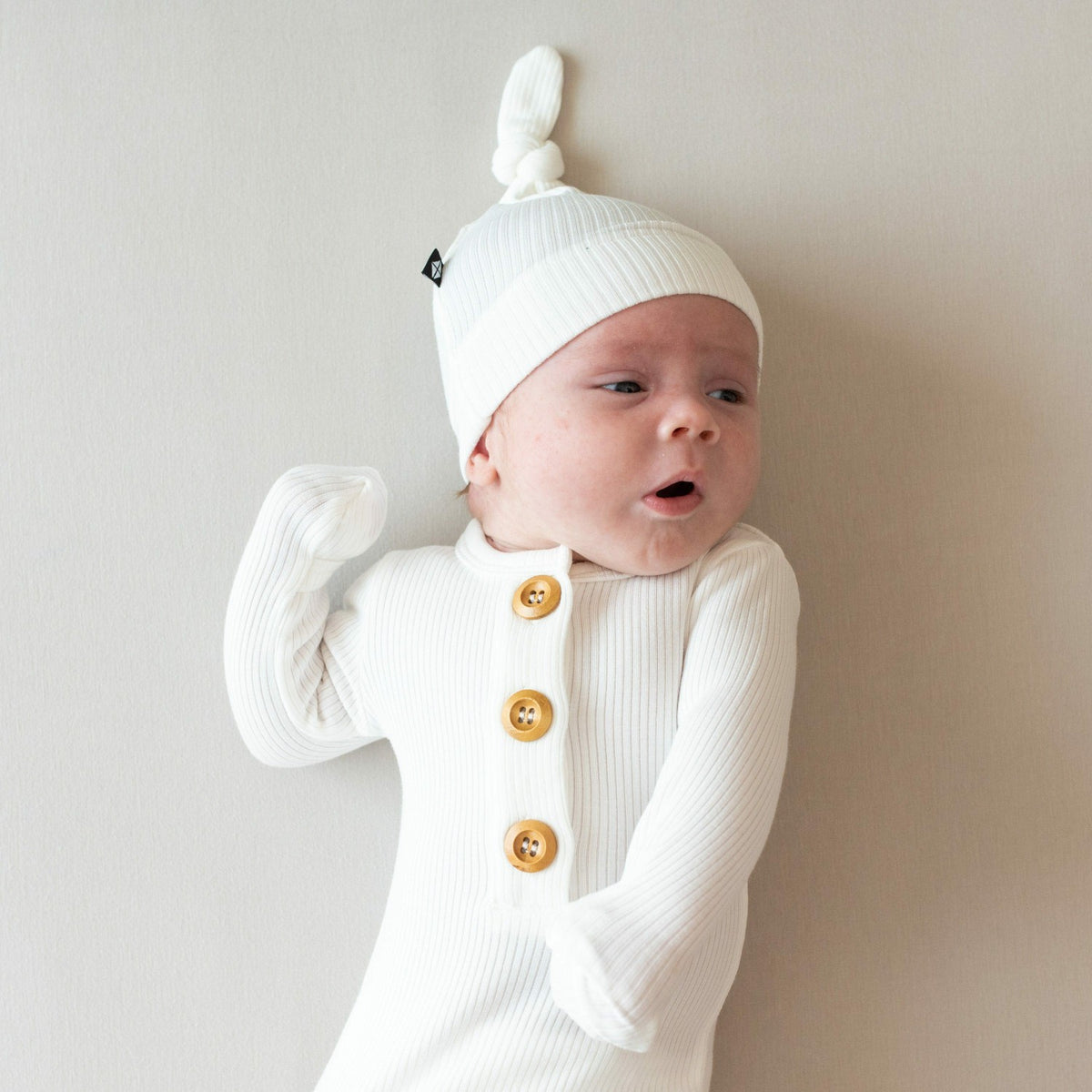 Kyte Baby Ribbed Knotted Gown and Hat Cloud