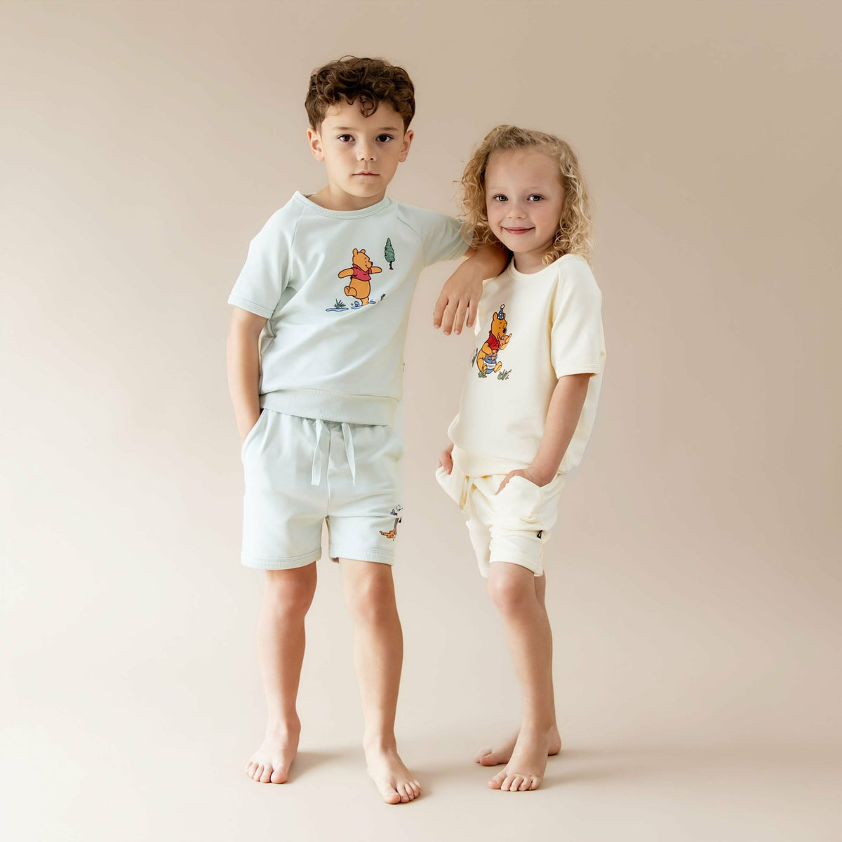 Kyte Baby Short Sleeve Jogger Set in Winnie the Pooh on Dew