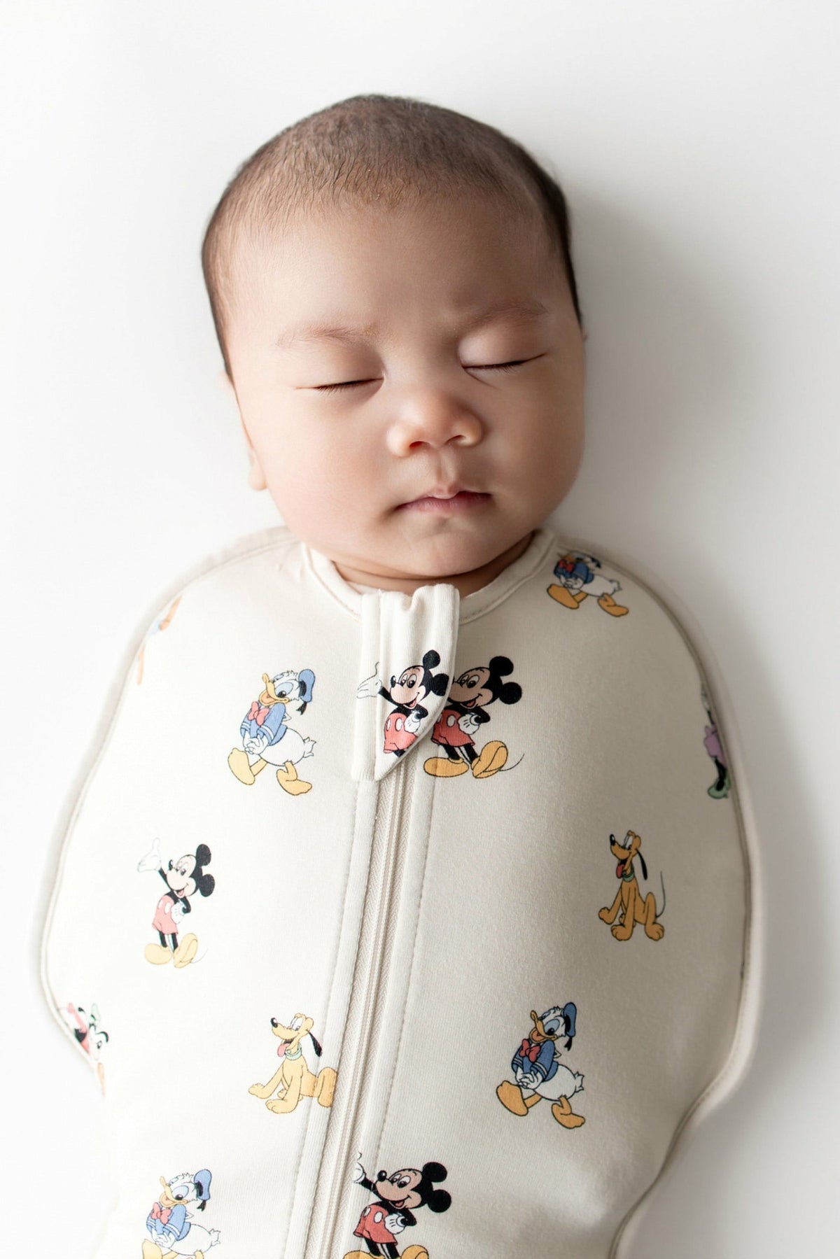 Kyte Baby Swaddle Bag in Mickey Mouse and Friends 0.5