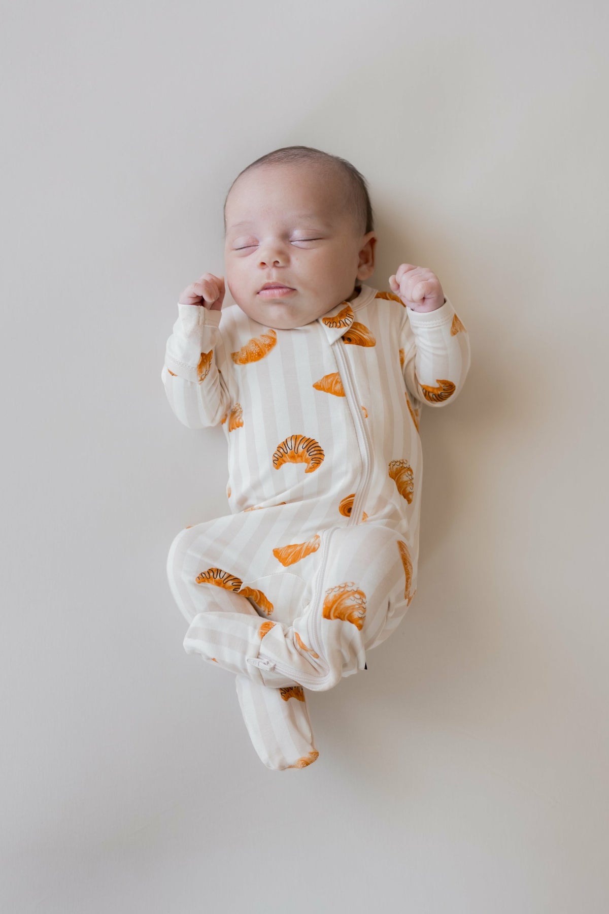 Kyte Baby Zippered Footie in Croissant