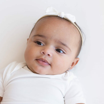 Kyte Baby Tiny Nylon Bow in Cloud