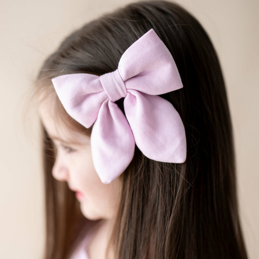 Kyte Baby Medium Alligator Clip Bow in Thistle