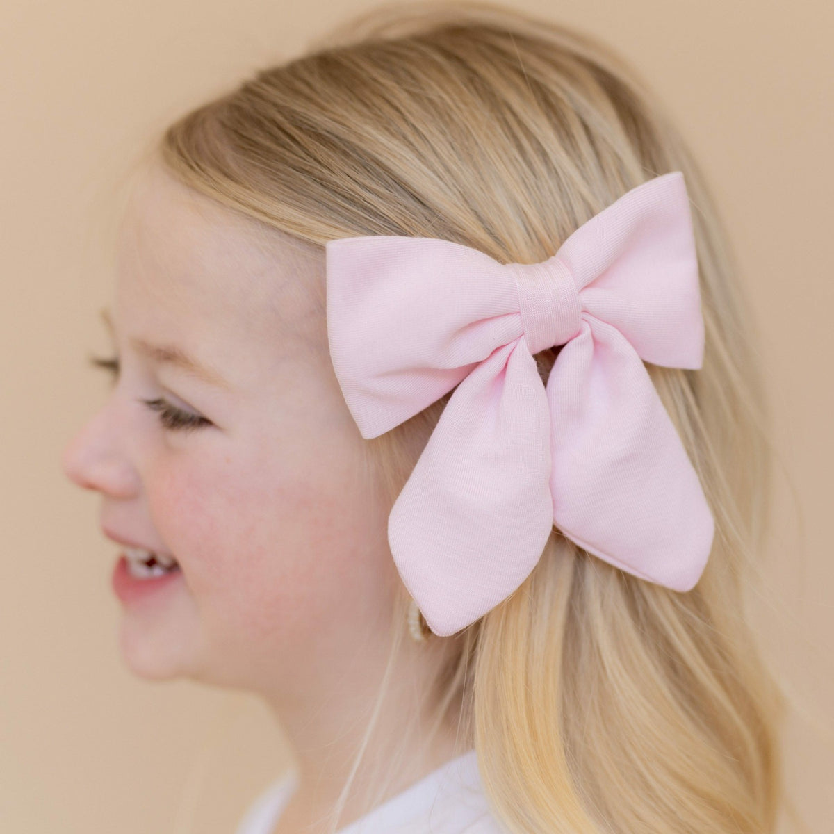 Kyte Baby Medium Alligator Clip Bow in Sakura