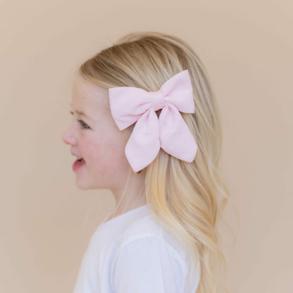 Kyte Baby Medium Alligator Clip Bow in Sakura