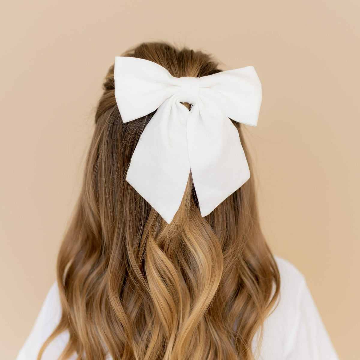 Kyte Baby Large Alligator Clip Bow in Cloud