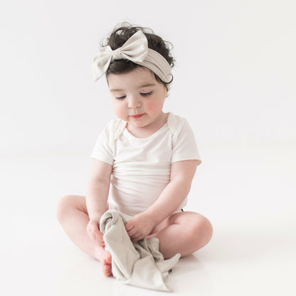 Kyte Baby Bow Headband in Oat