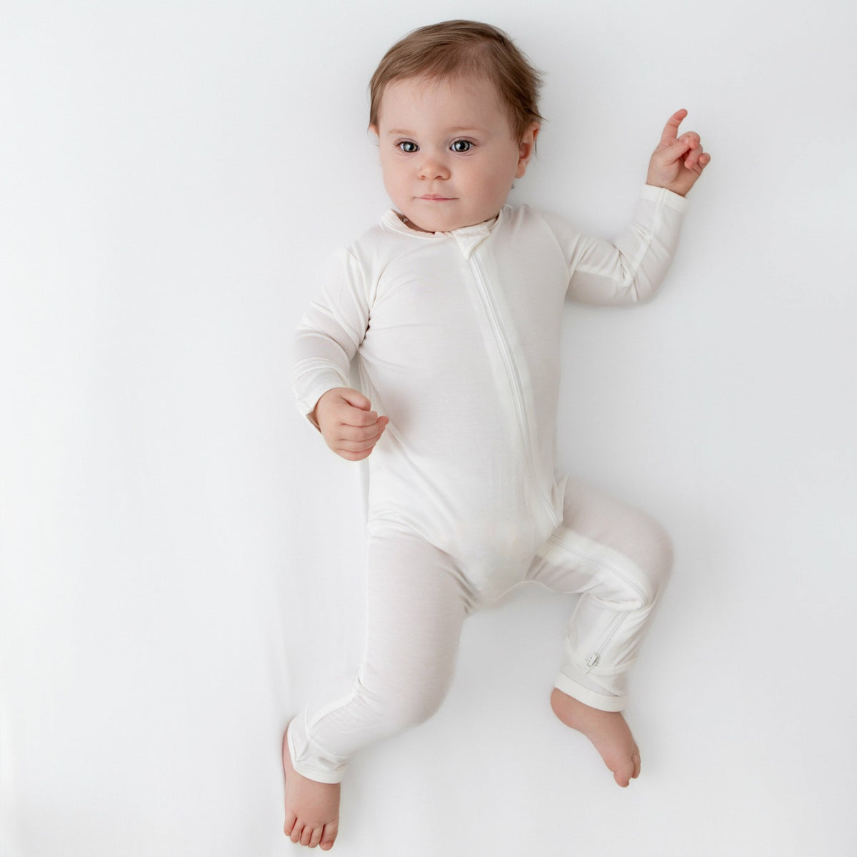Kyte Baby Zippered Romper in Cloud