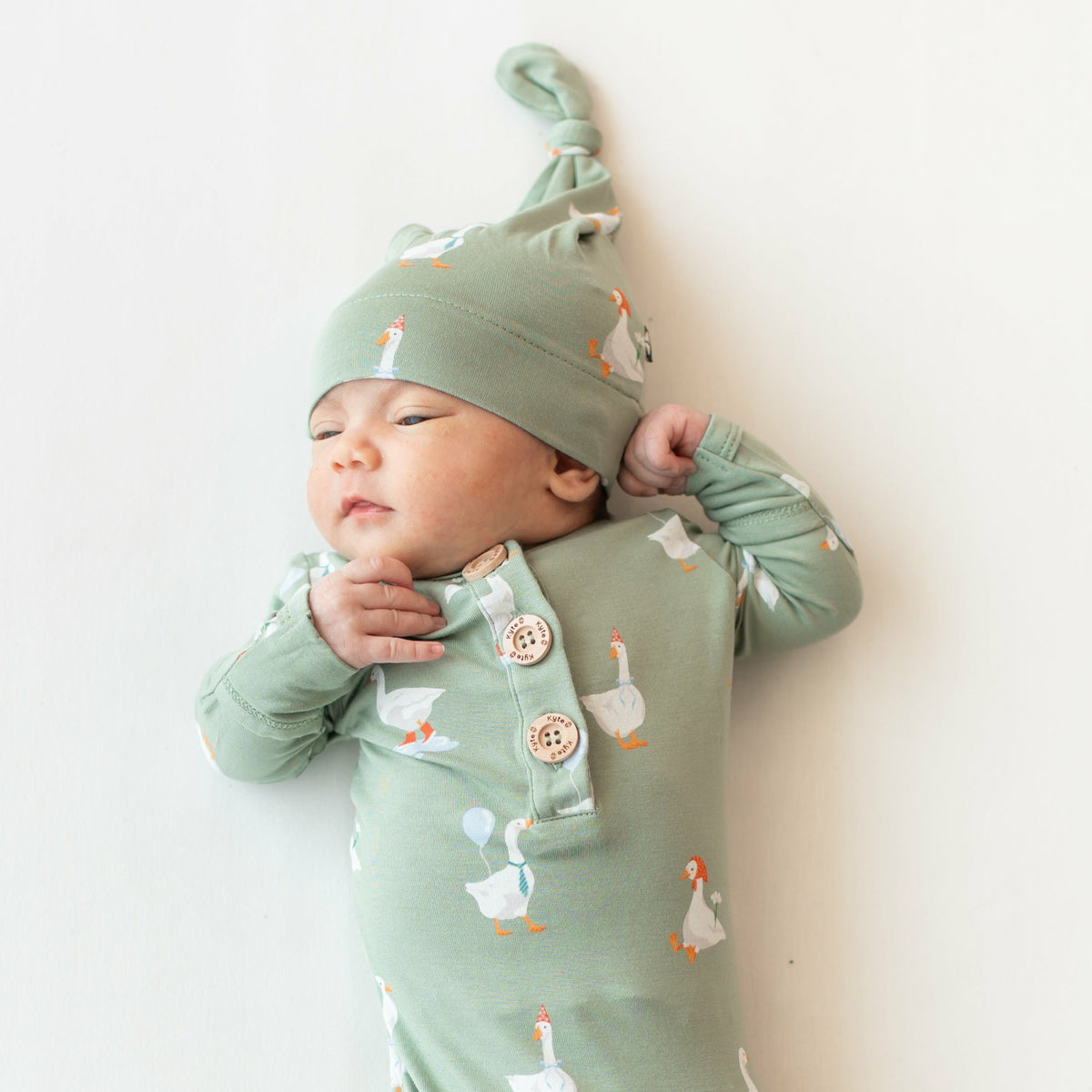 Kyte Baby Knotted Day Gown with Hat Set in Silly Goose