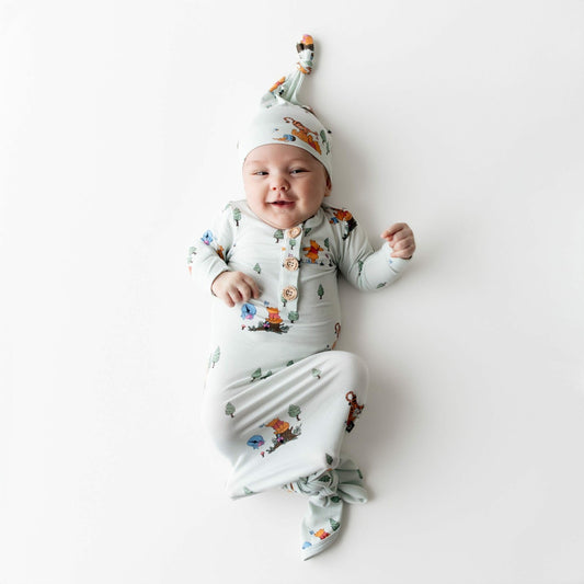 Kyte Baby Knotted Day Gown with Hat Set in Winnie the Pooh Hundred Acre Wood