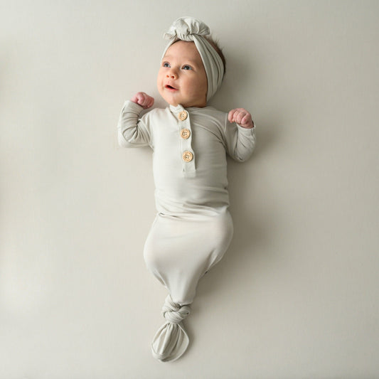 Kyte Baby Oat Knotted Gown Bow Set