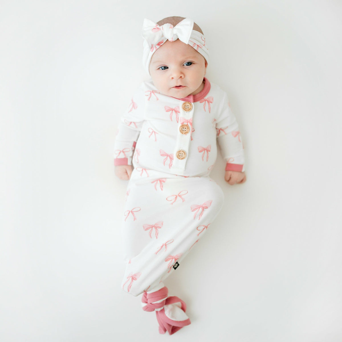 Kyte Baby Knotted Gown Bow Set in Bow