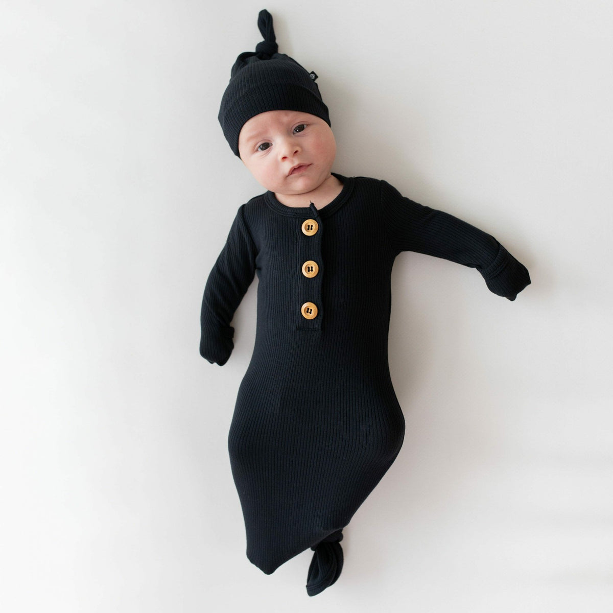 Kyte Baby Ribbed Knotted Gown and Hat Midnight