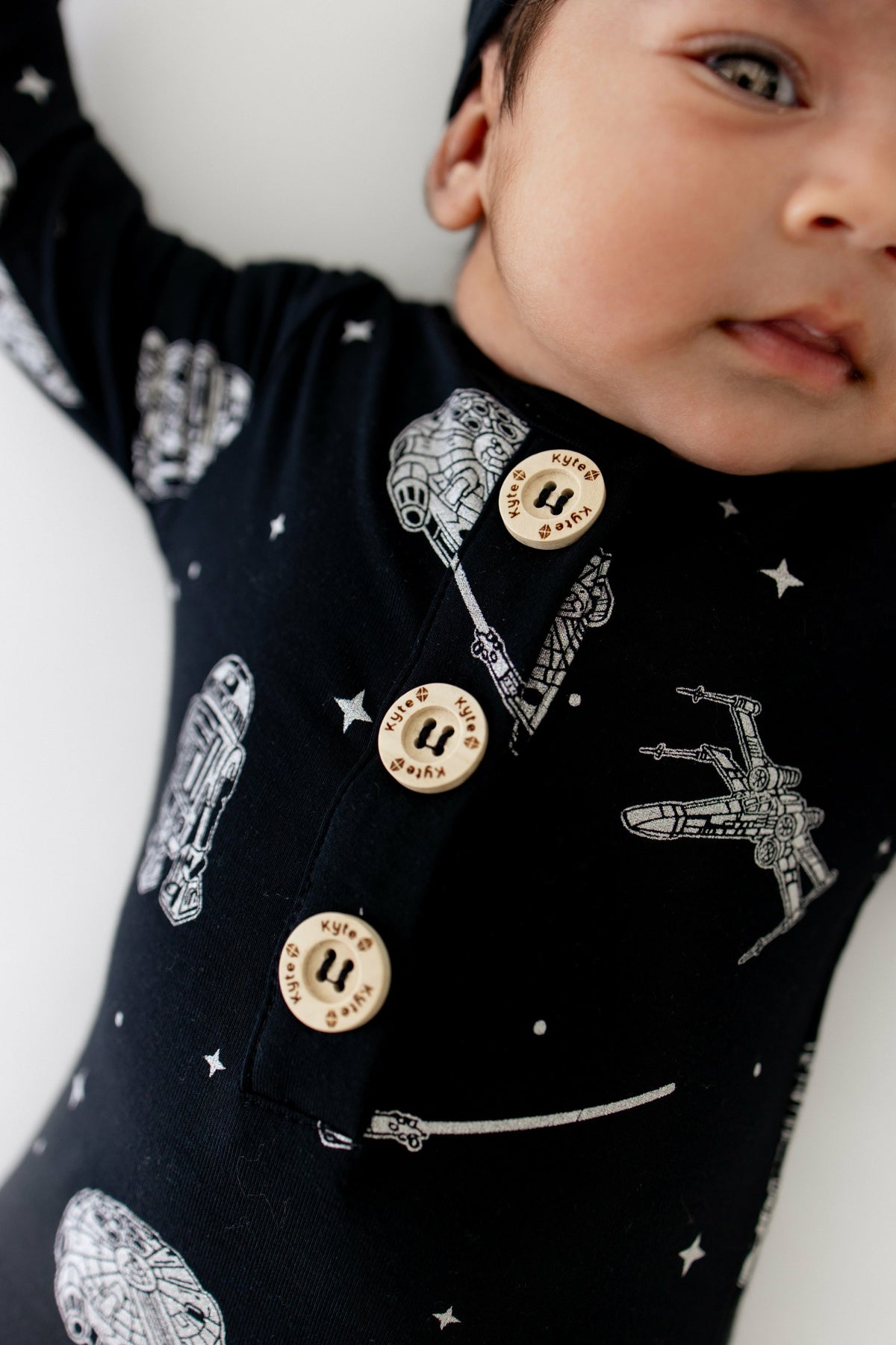 Kyte Baby Knotted Day Gown with Hat Set in STAR WARS™