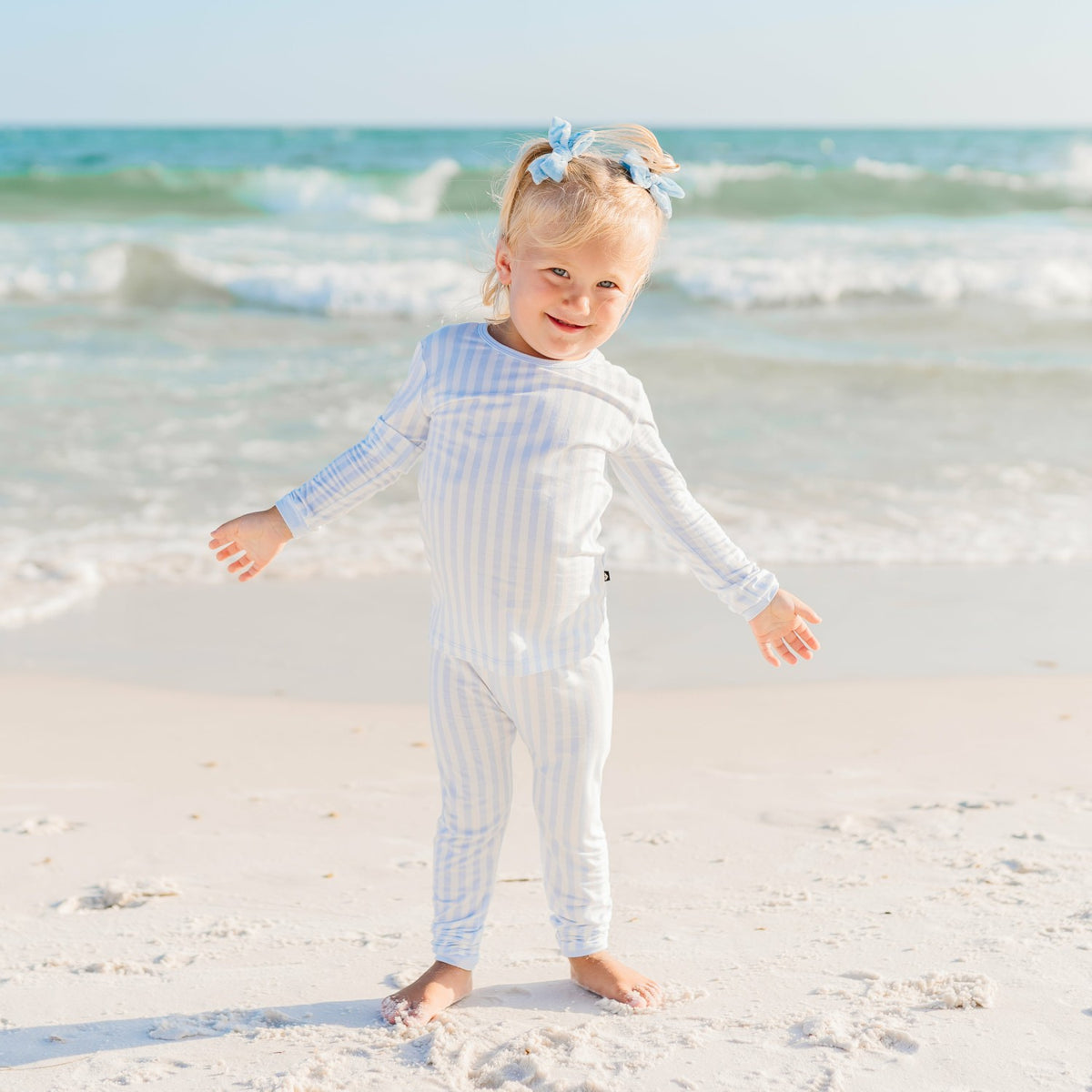 Kyte Baby Long Sleeve Pajamas in Small Mist Stripe