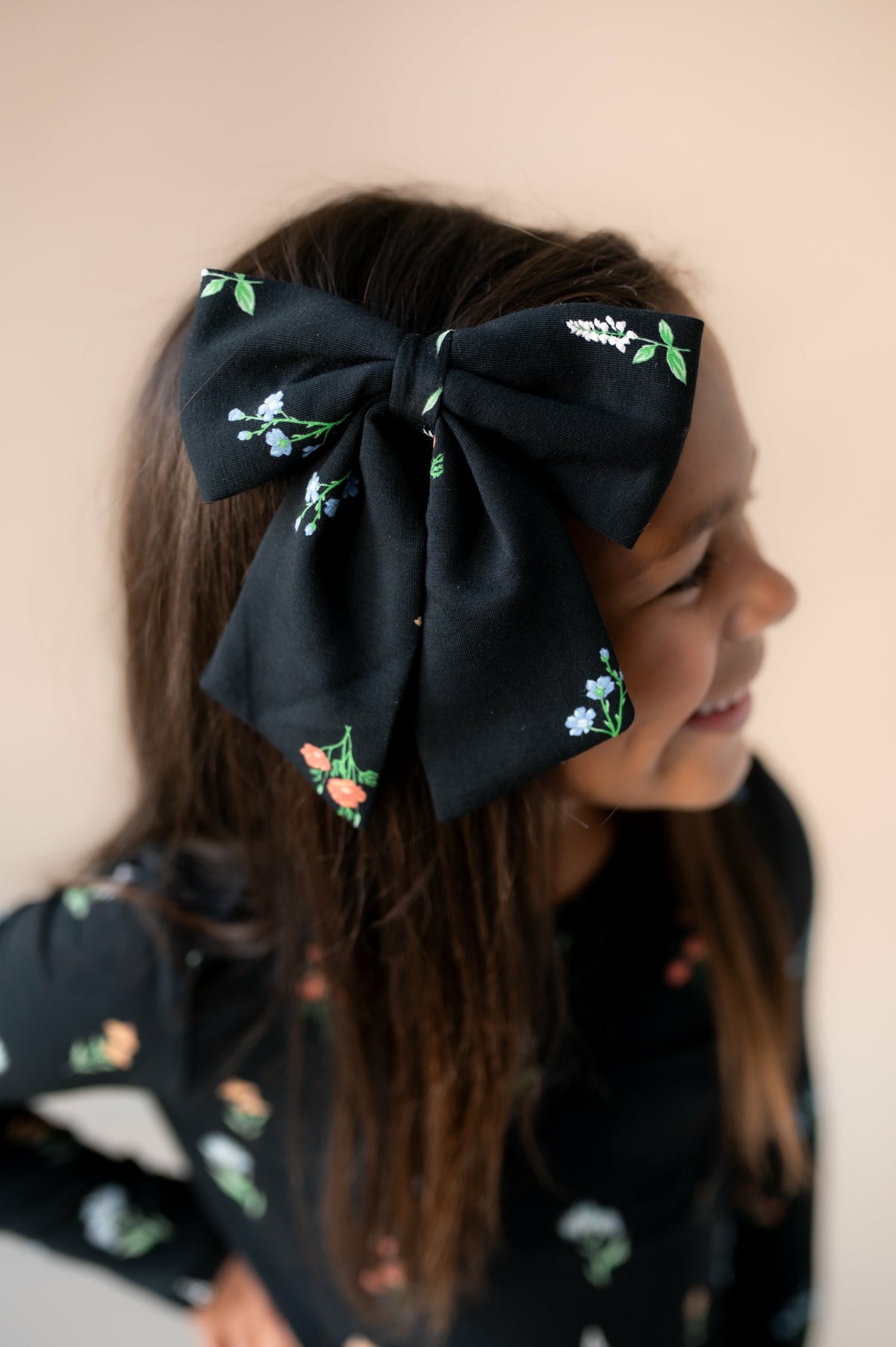 Kyte Baby Large Alligator Clip Bow in Midnight Wildflower