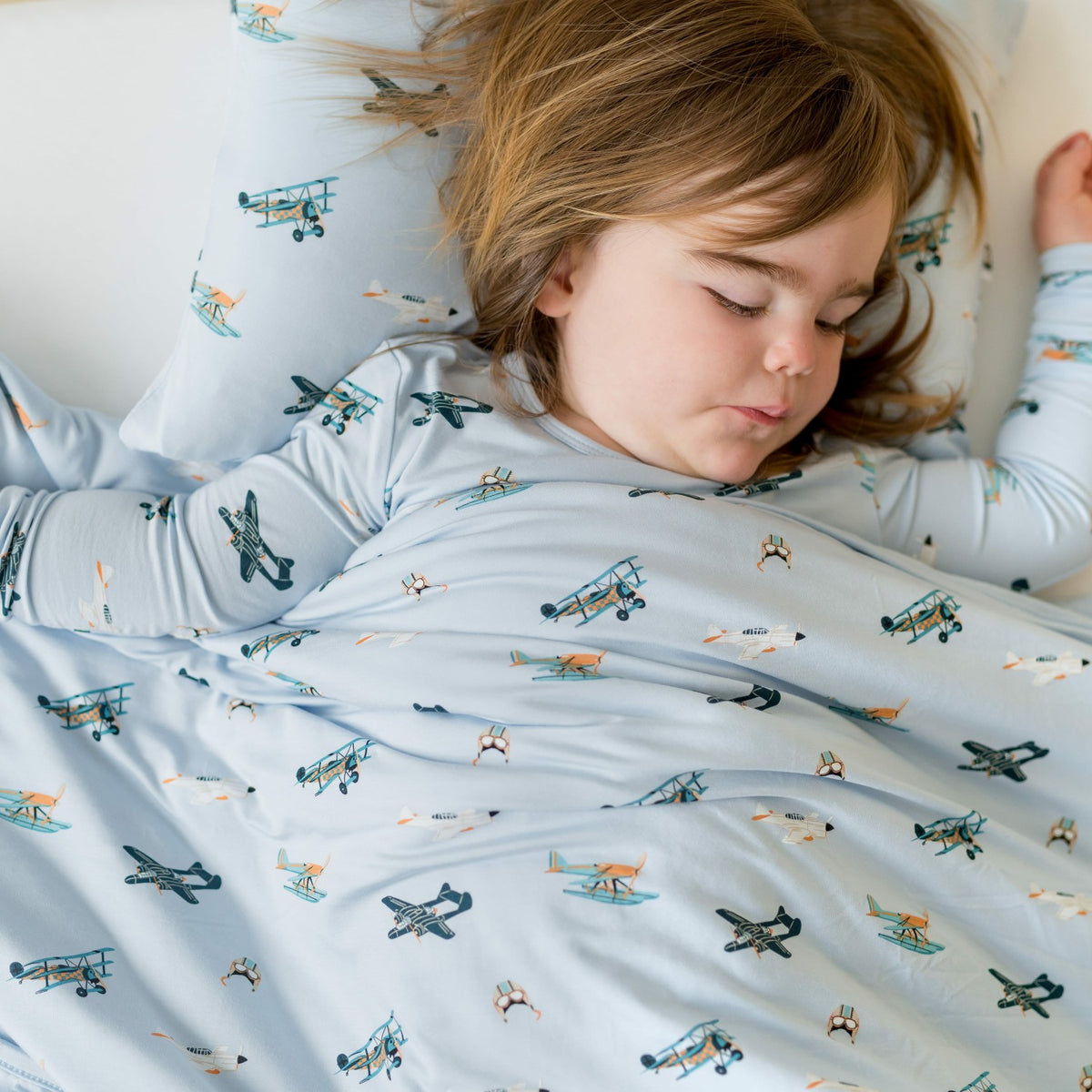 Kyte Baby Youth Blanket in Take Off 1.0