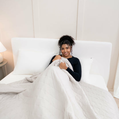Kyte Baby Adult Quilted Blanket in Oat
