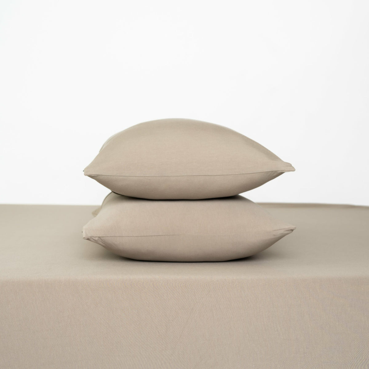 Kyte Baby Fitted Sheet with Pillowcases in Almond