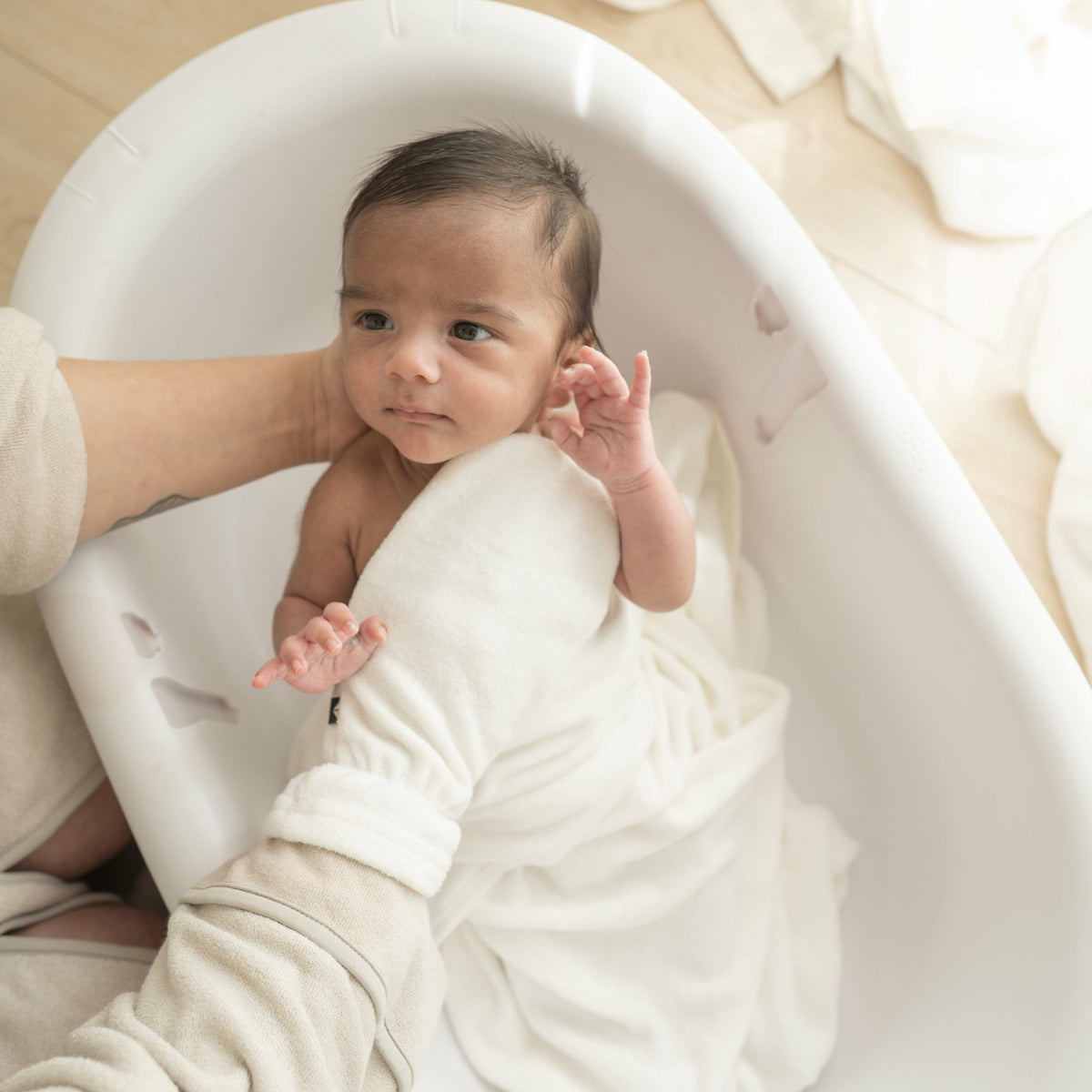Kyte Baby Terry Bath Mitt in Cloud