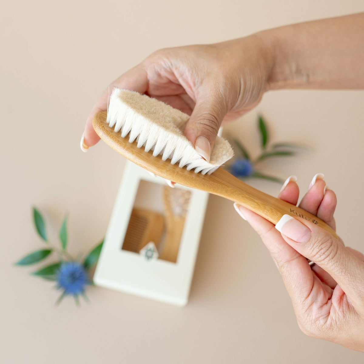 Kyte Baby Cradle Cap Brush