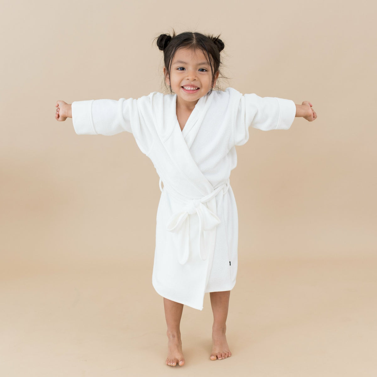 Kyte Baby Hooded Bath Robe in Cloud