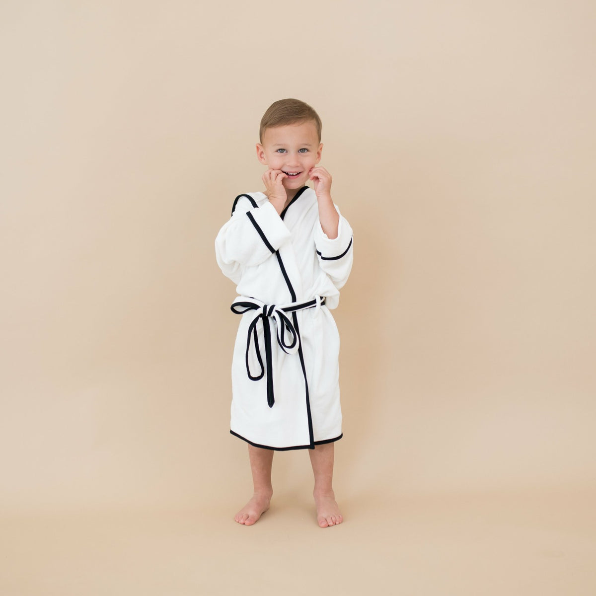 Kyte Baby Hooded Bath Robe in Cloud with Midnight Trim