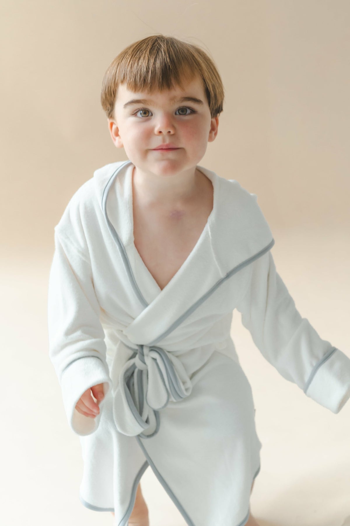 Kyte Baby Hooded Bath Robe in Cloud with Storm Trim