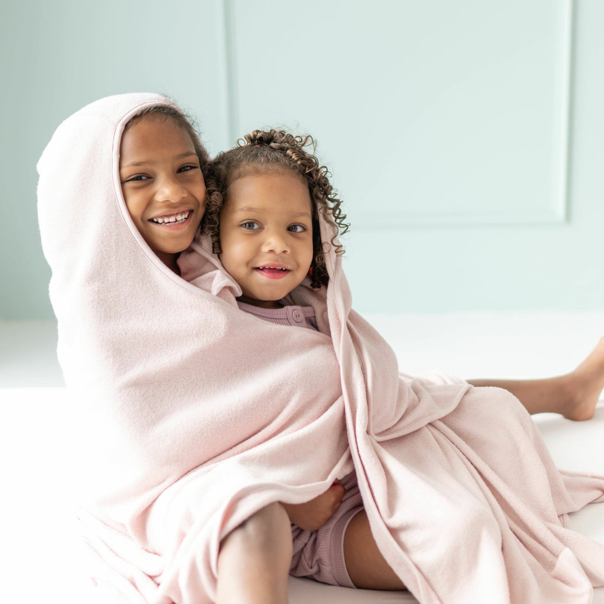 Kyte Baby Toddler Hooded Bamboo Bath Towel in Blush