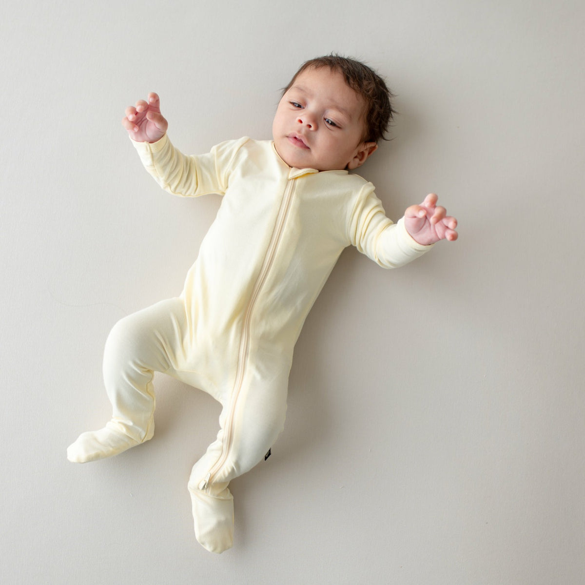 Kyte Baby Zippered Footie in Chamomile