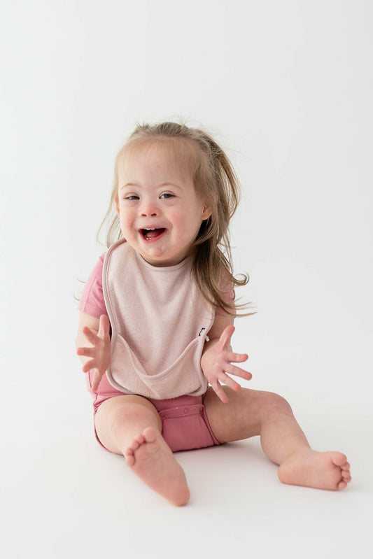 Kyte Baby Terry Pocket Bib in Blush