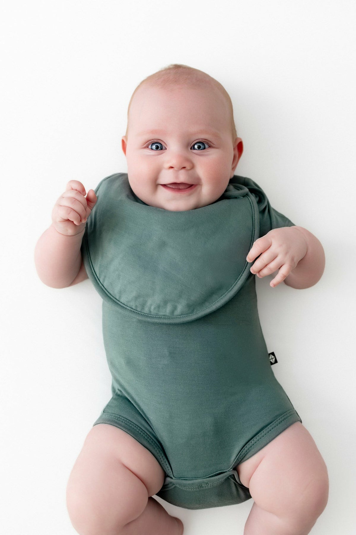 Kyte Baby Cushy Bib in Pine