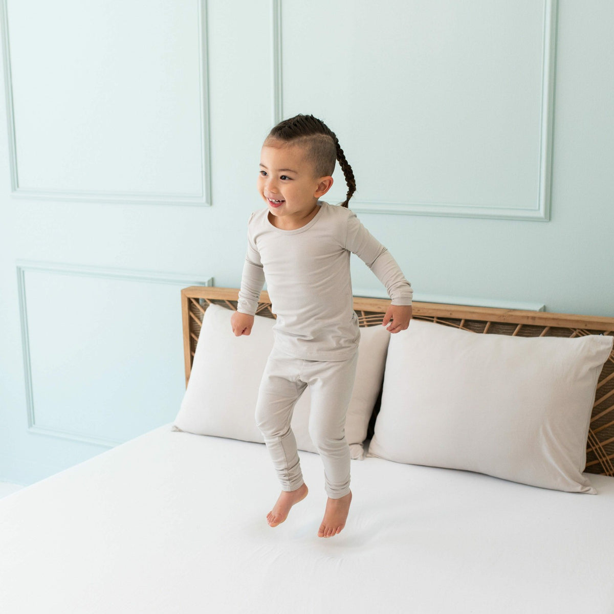 Kyte Baby Long Sleeve Pajamas in Oat