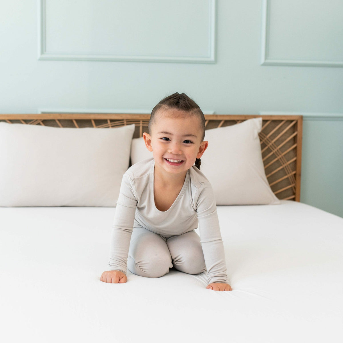 Kyte Baby Long Sleeve Pajamas in Oat