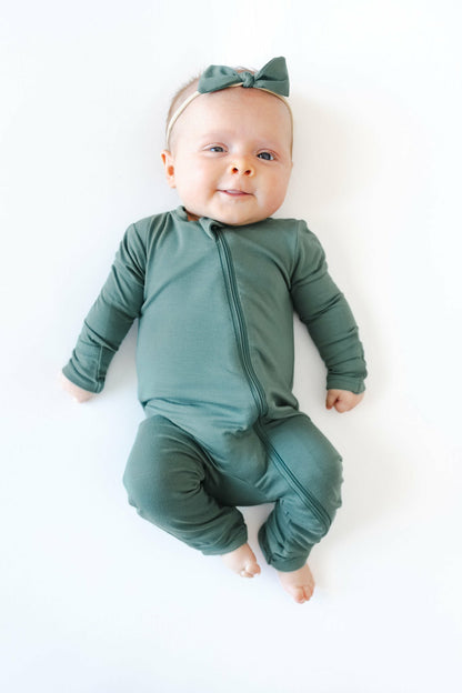 Kyte Baby Zippered Romper in Pine