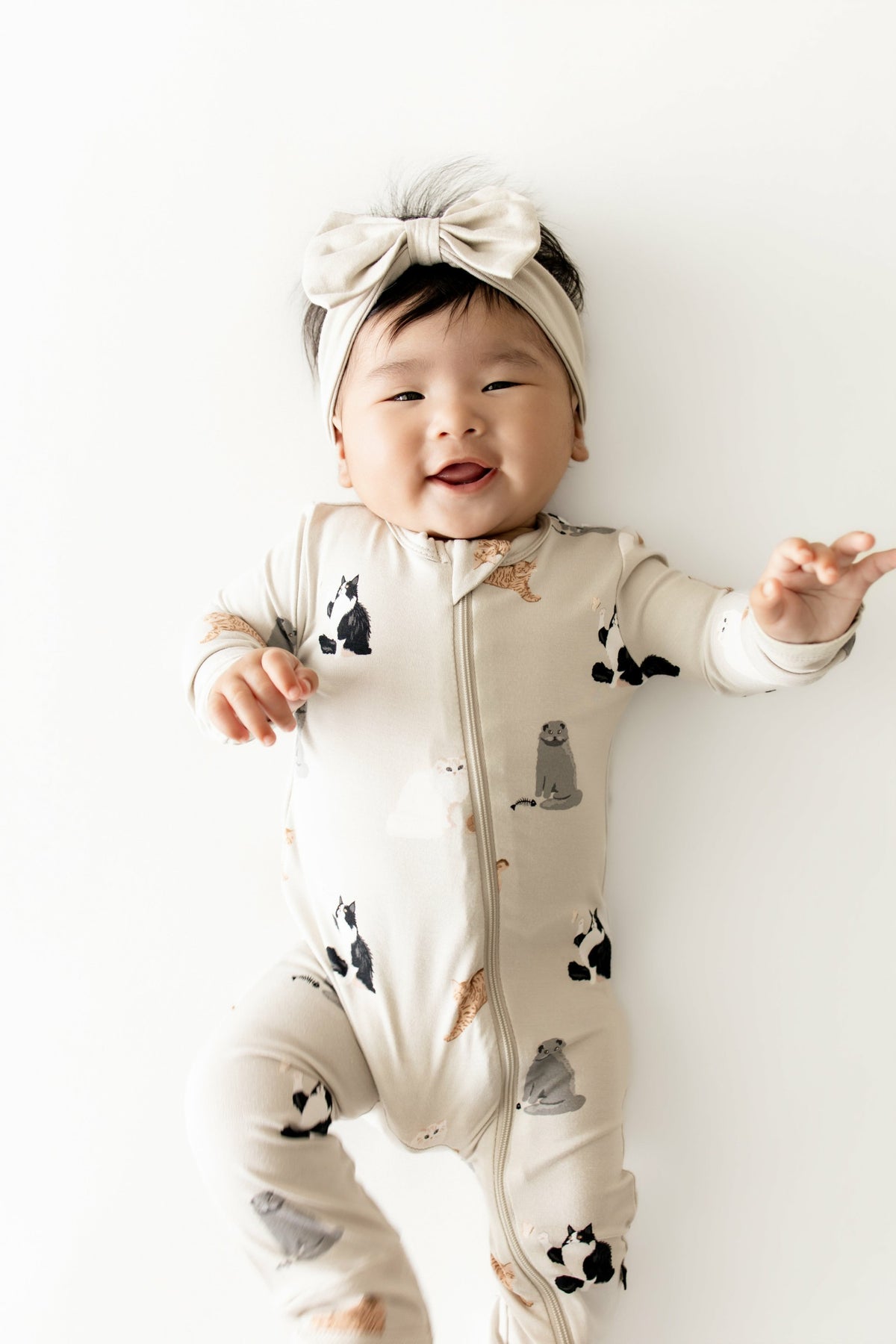 Kyte Baby Zippered Romper in Fluffy Cat