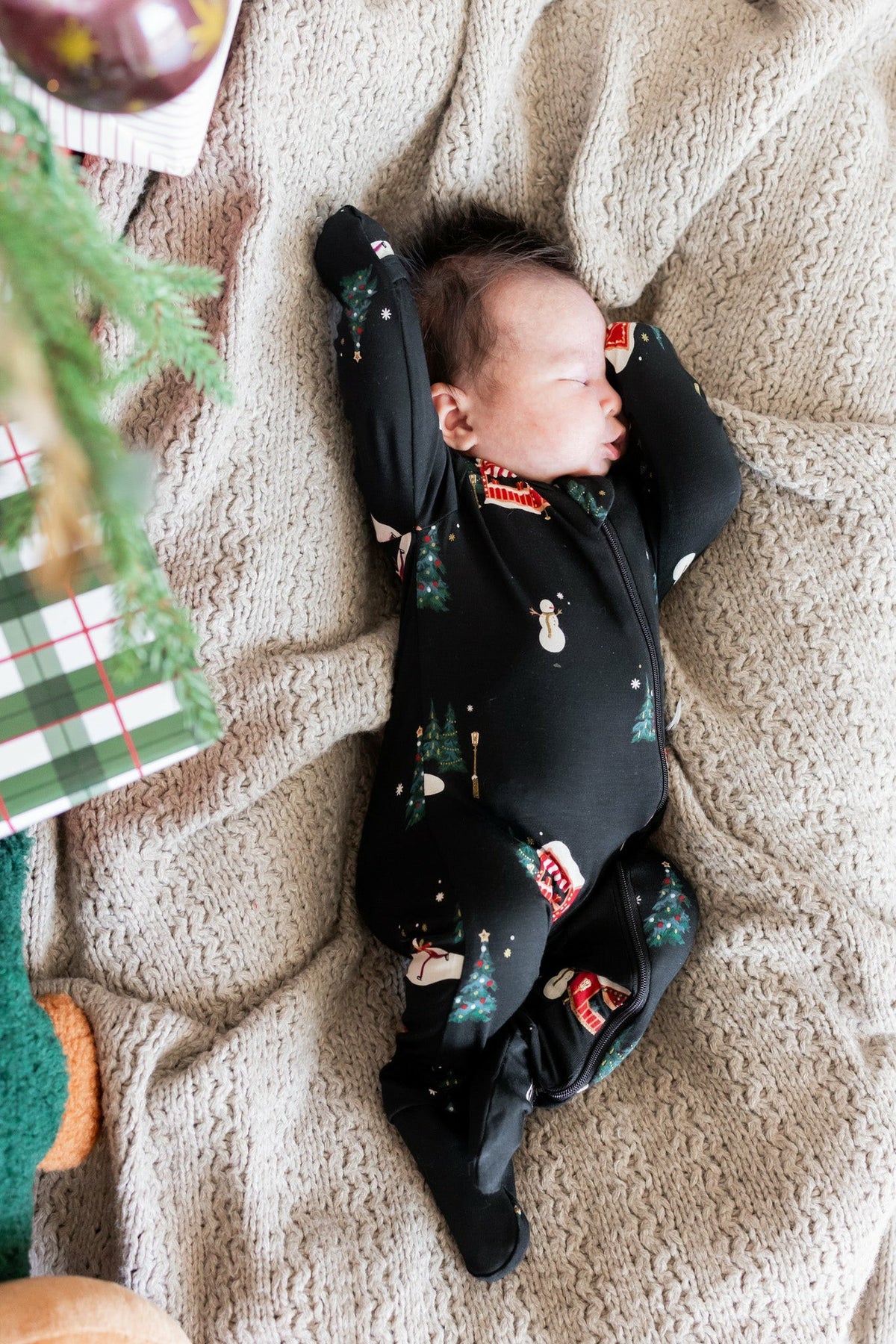 Kyte Baby Zippered Footie in Winter Wonderland