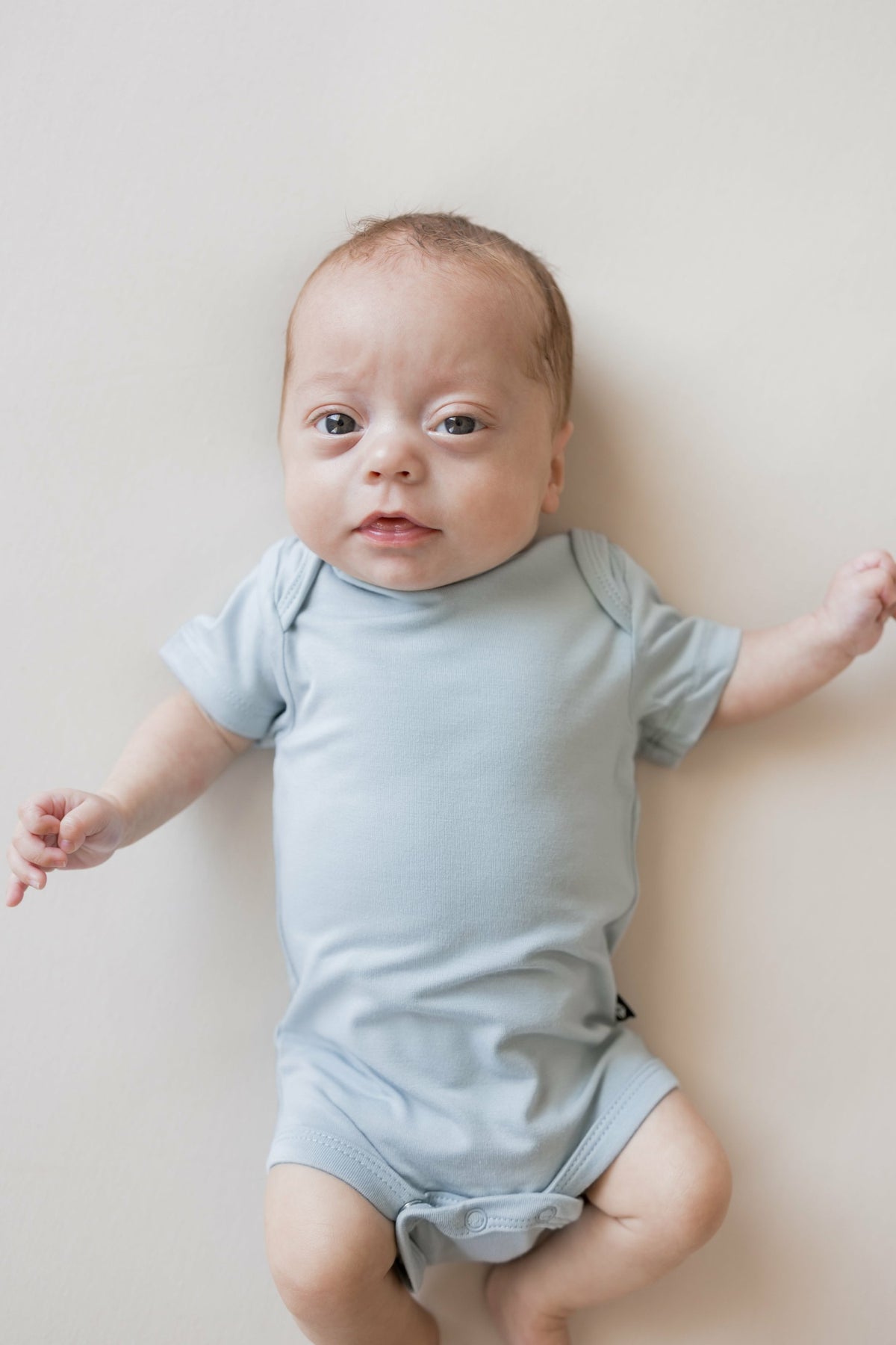 Kyte Baby Bodysuit in Fog