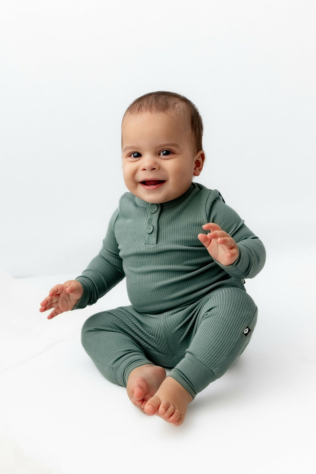 Kyte Baby Ribbed Infant Henley Set in Pine