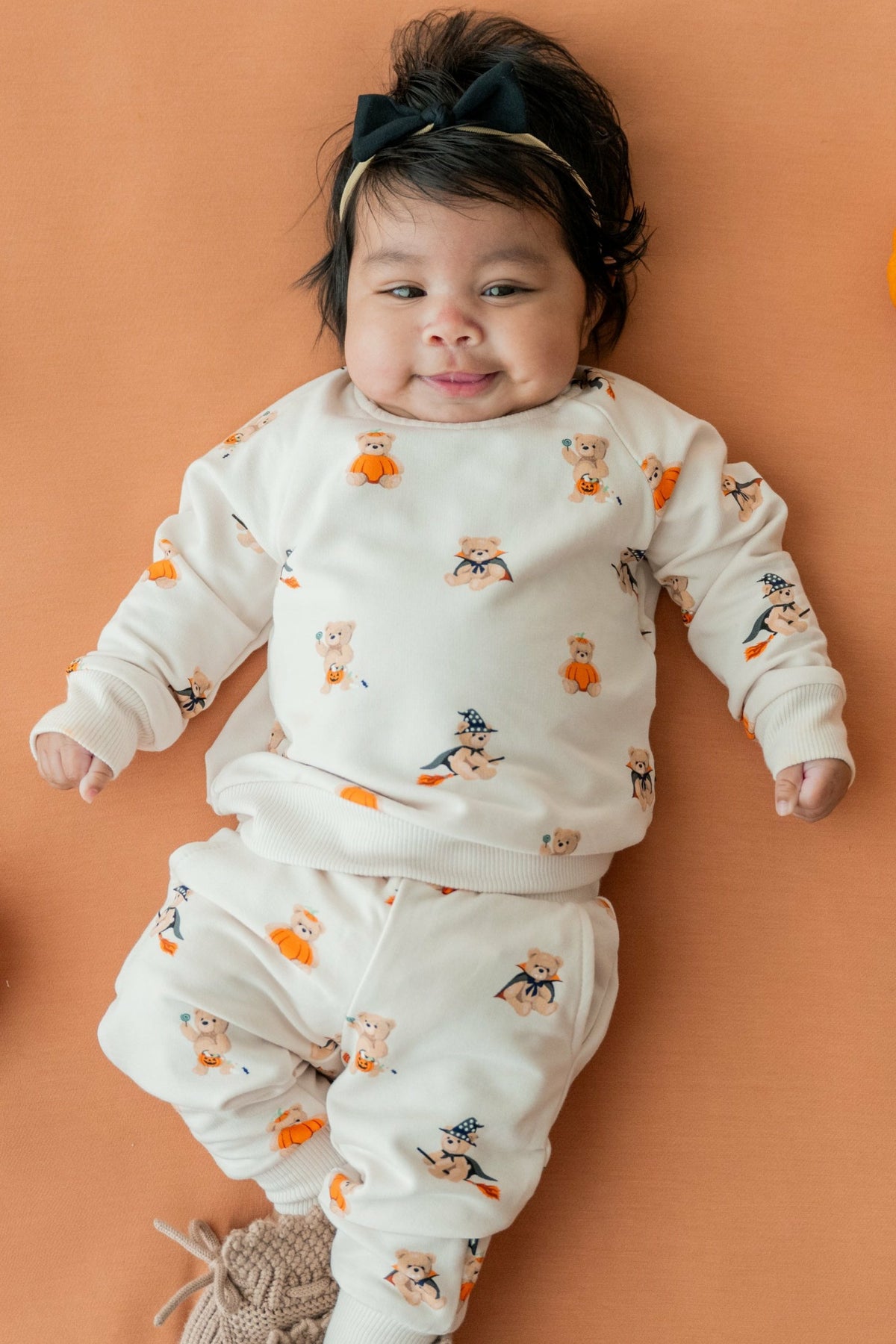 Kyte Baby Long Sleeve Jogger Set in Halloween Teddy