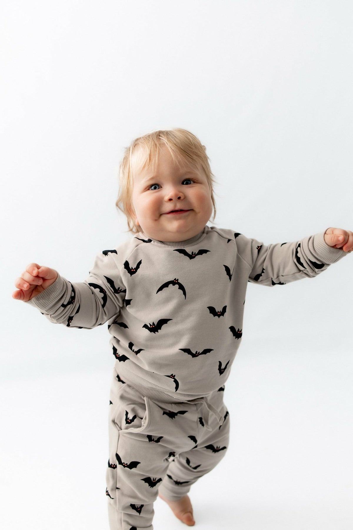 Kyte Baby Long Sleeve Jogger Set in Bats