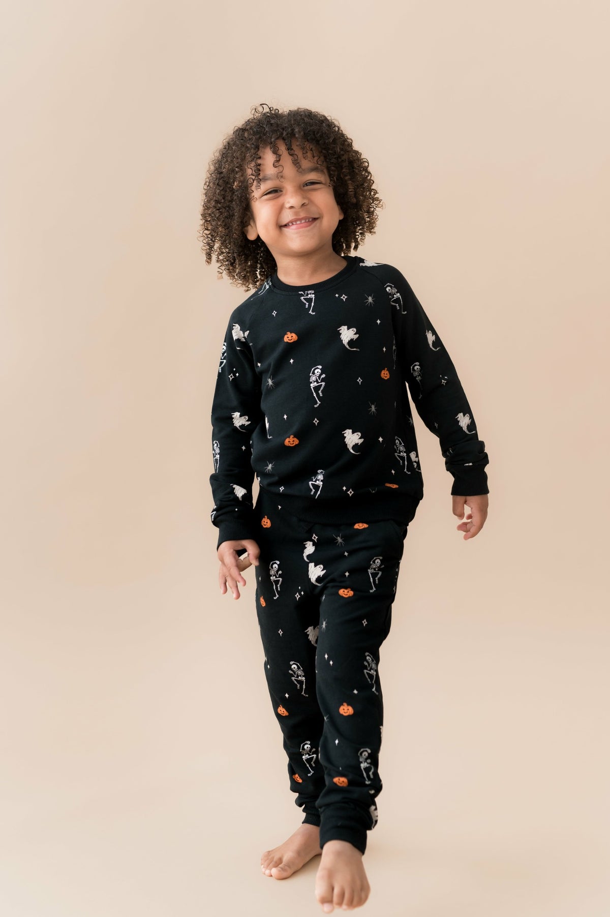 Kyte Baby Long Sleeve Jogger Set in Halloween Friends