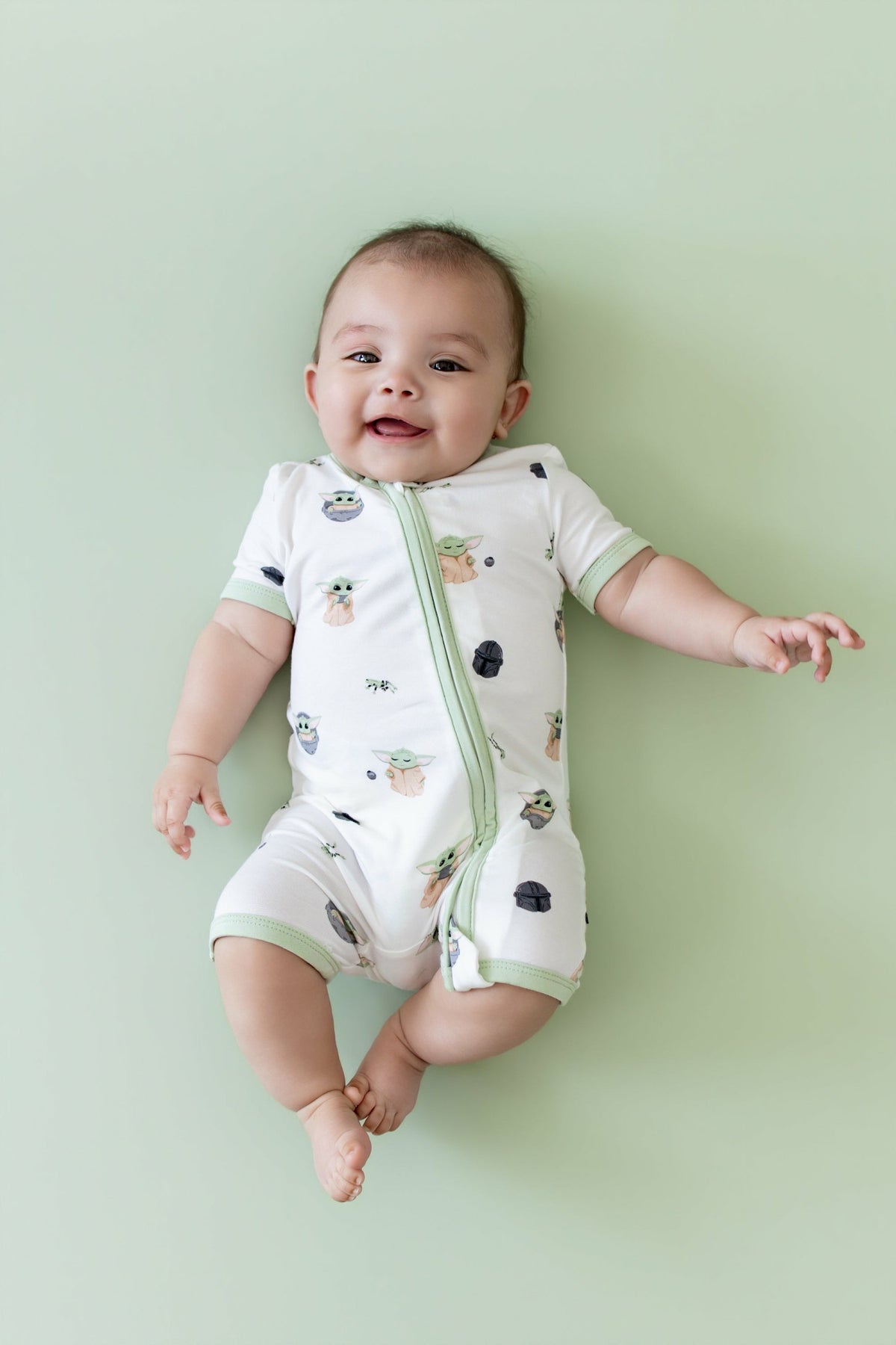 Kyte Baby Zipper Shortall Romper in Grogu™