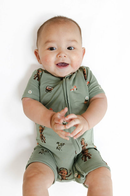 Kyte Baby Zipper Shortall Romper in Groot
